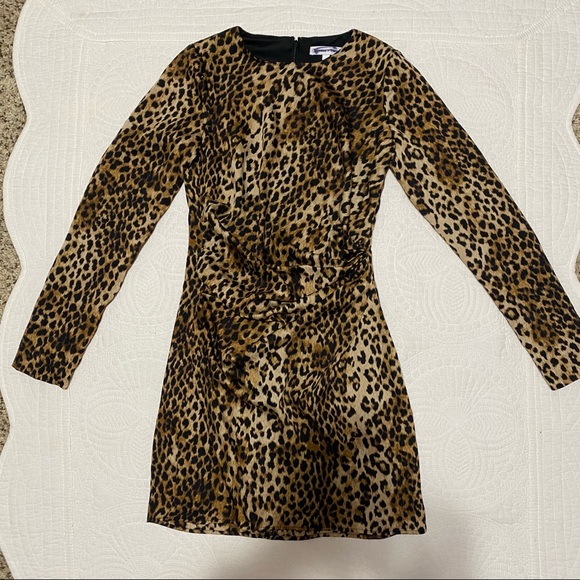 NEW LEOPARD RUCHED PRINT DRESS EXPRESS - Picture 1 of 7